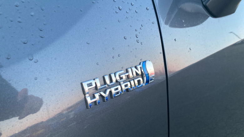 Toyota RAV4 2.5 PHEV Design 5dr CVT Estate